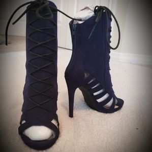Open toe heeled booties